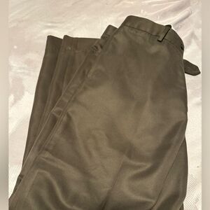 Men’s dress pants comfy stylish premium. Must have!! 33/32‎ hunter green